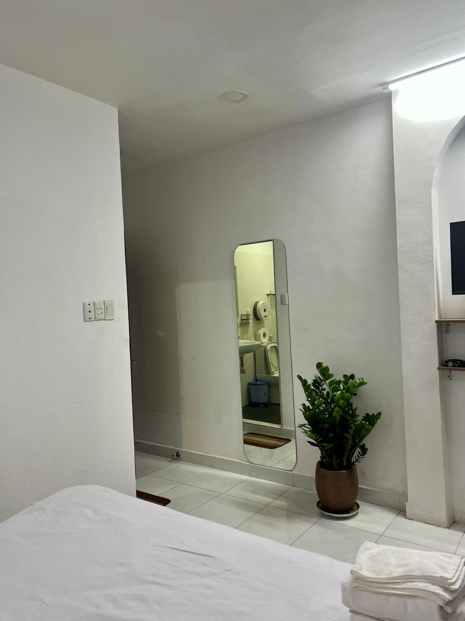 Modern Double In Heart D1 - View, Near Buivien Street Hotel Ho Chi Minh City