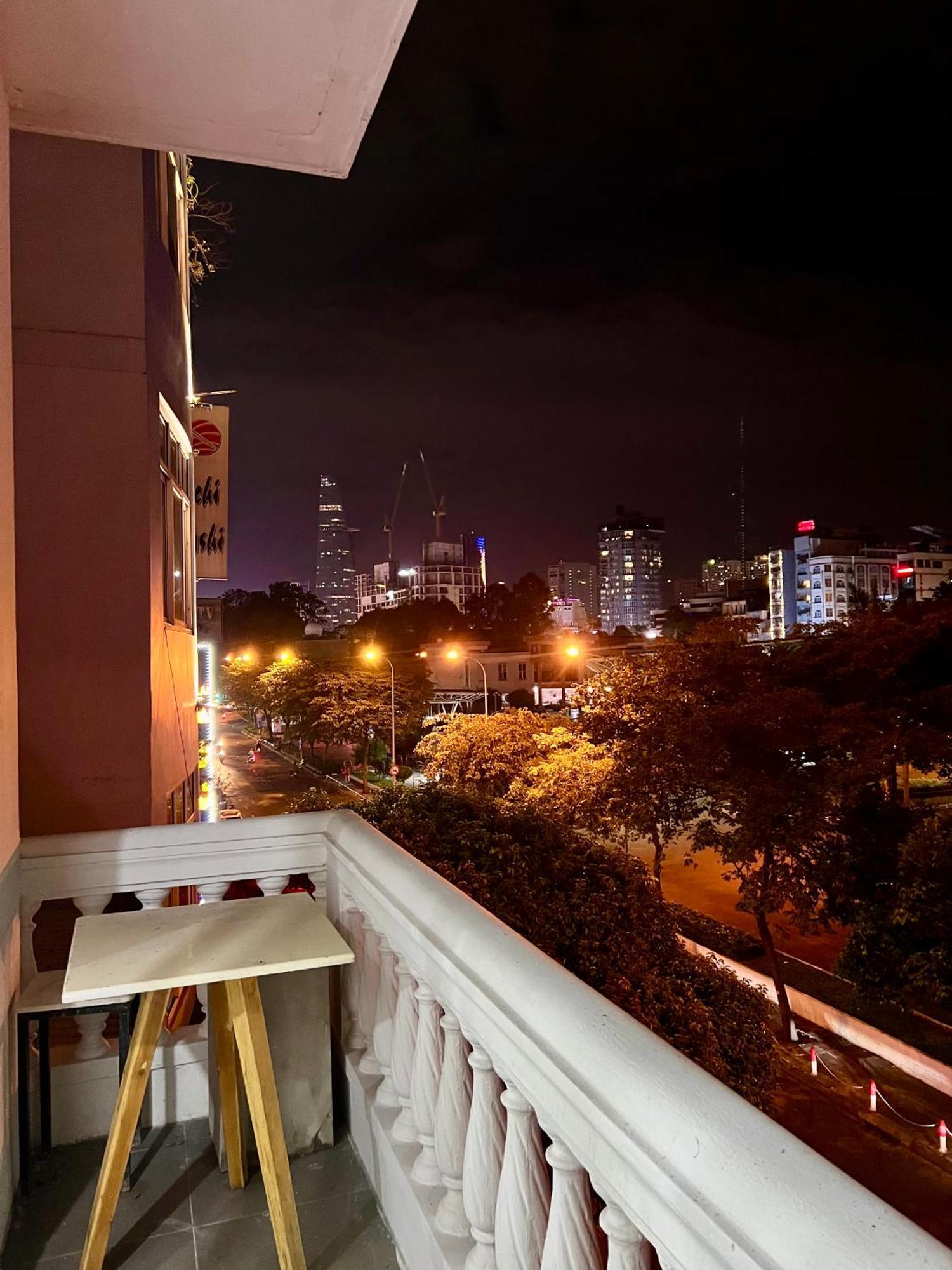 Modern Double In Heart D1 - View, Near Buivien Street * Ho Chi Minh City